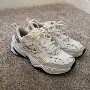 Nike chunky tennis shoes size 8.5! Womens!